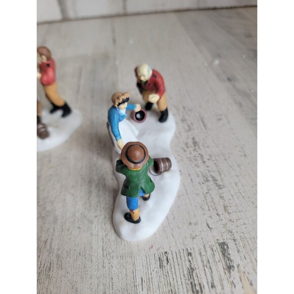 Dept 56 56335 Volunteer firefighters village accessory xmas - Picture 5 of 11